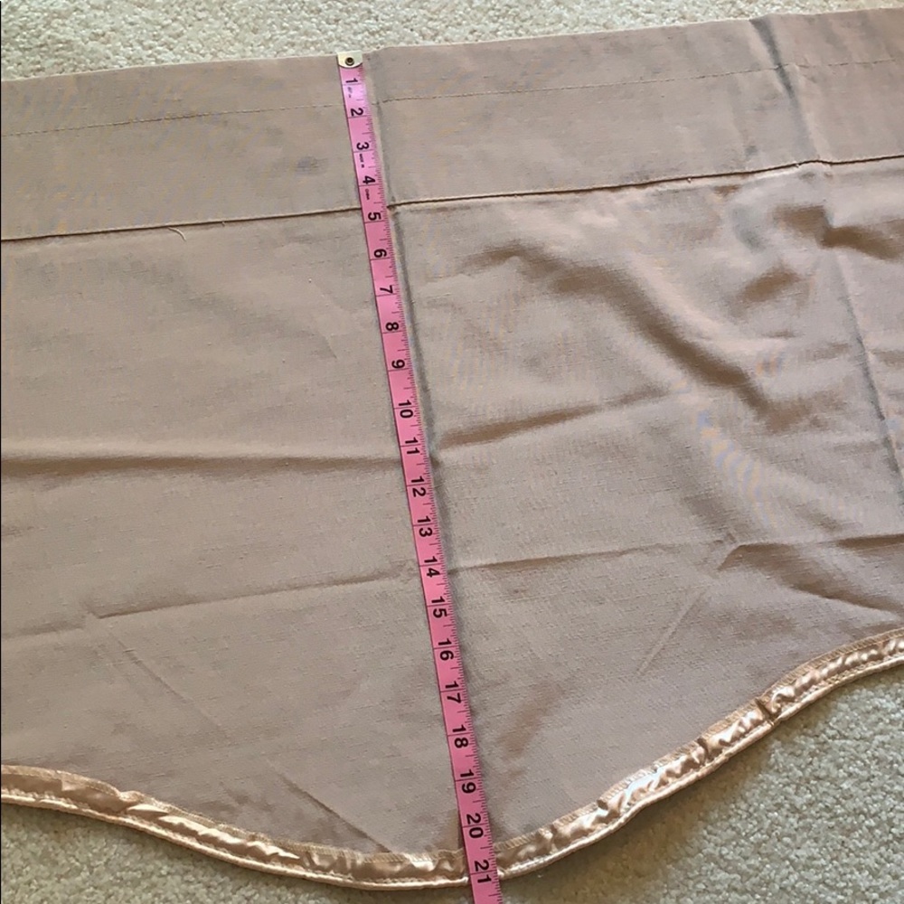 Set of 2- Curtain Valances - Picture 5 of 11